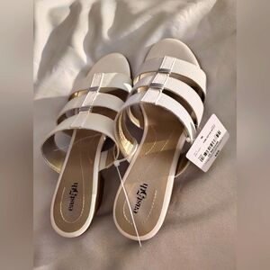 East 5th Sandles NWT